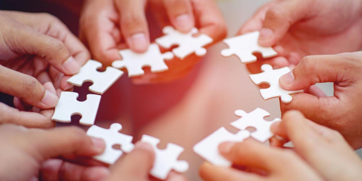 Bild zum Kurs 19.05.2026 | Generationen im Dialog: Konflikte im modernen Arbeitsalltag verstehen und lösen | Copyright: canva patcharin saenlakon